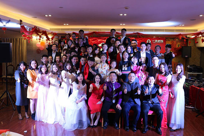 一禾科技精英與家人們合影留念